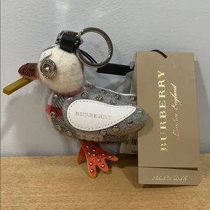 📍SOLD📍Burberry seagull keychain NWT